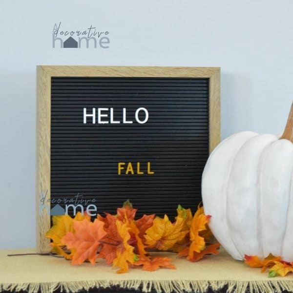 Sign says hello fall